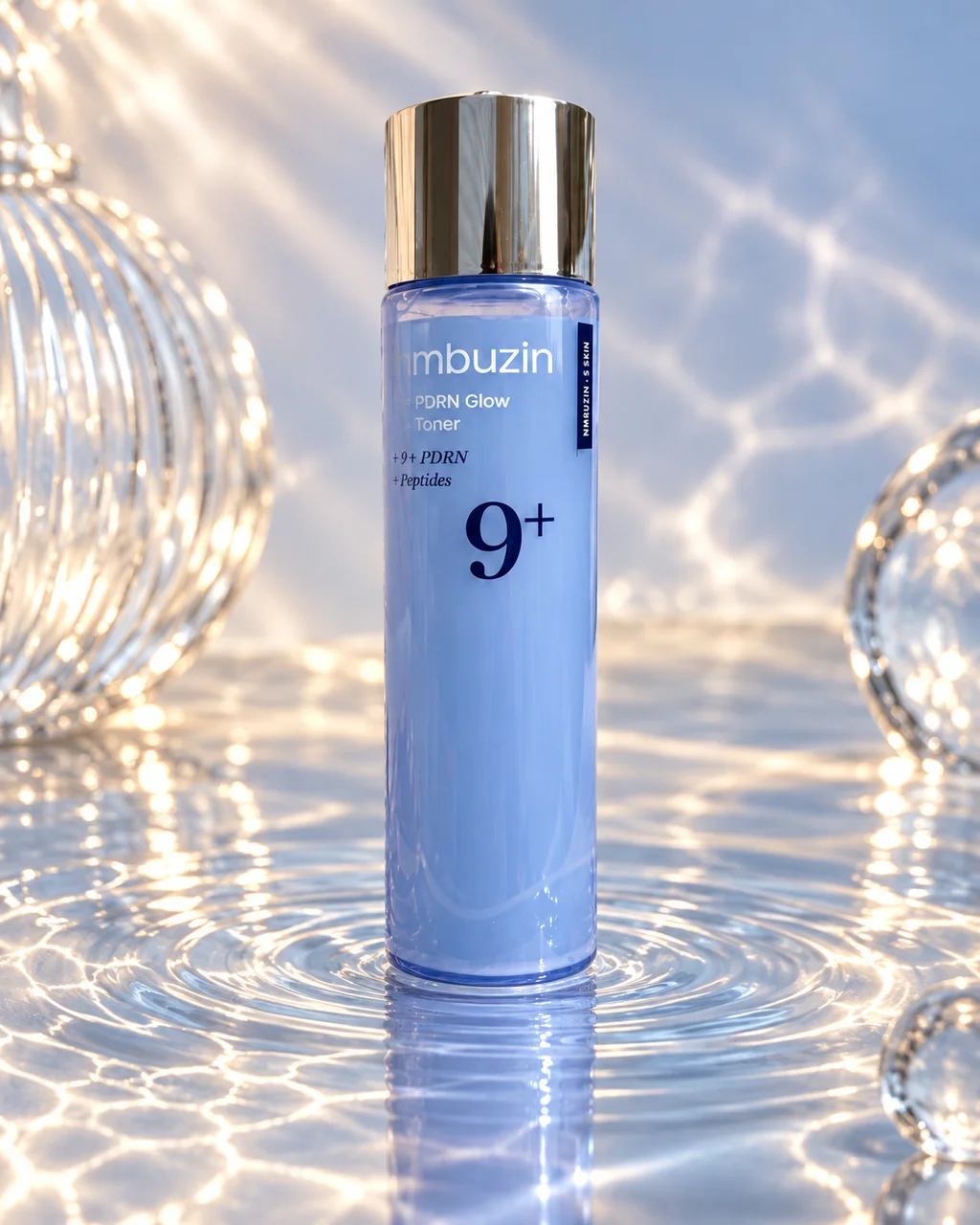 No.9 NAD+ PDRN Glow Boosting Toner — mise en scène du soin